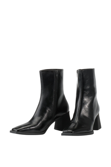 5002-060 Hedda - Black