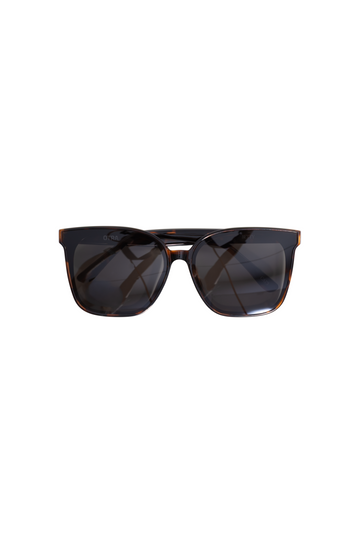 Betty - Tort/ Smoke