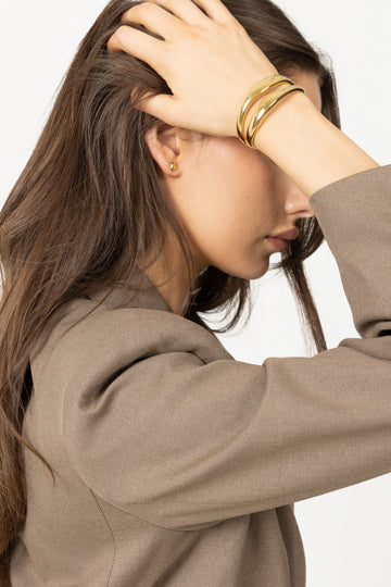 The Curved Bangle - Gold