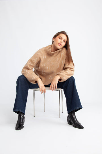 Fam Sweater Short - Light Beige