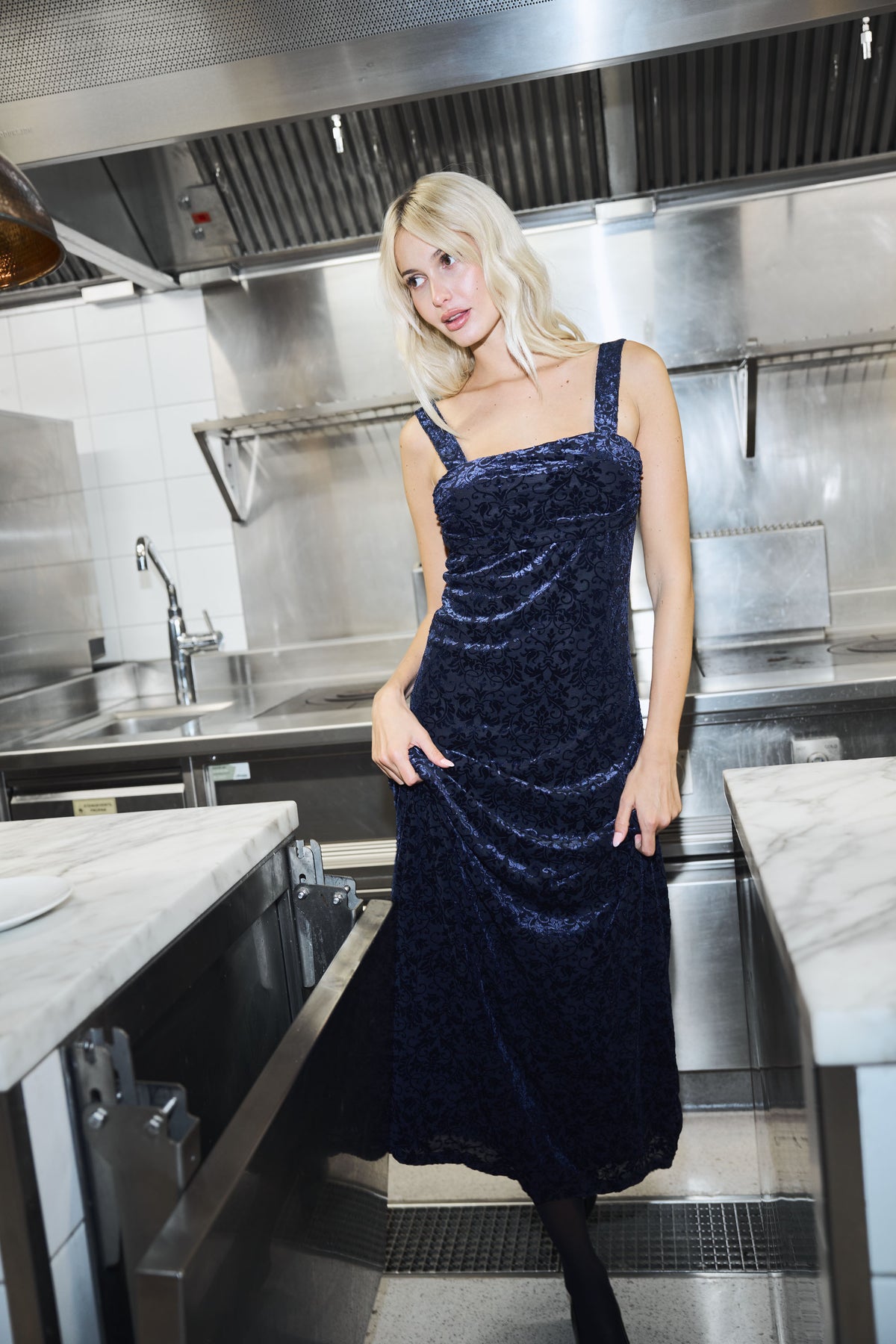 Villgun Velvet Leaf Dress - Navy