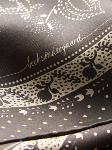 Dotted Flora Sia Scarf - Hot Fudge Brown