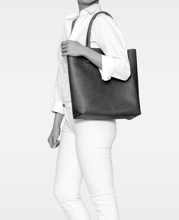 Elsa Plain Tote - Black