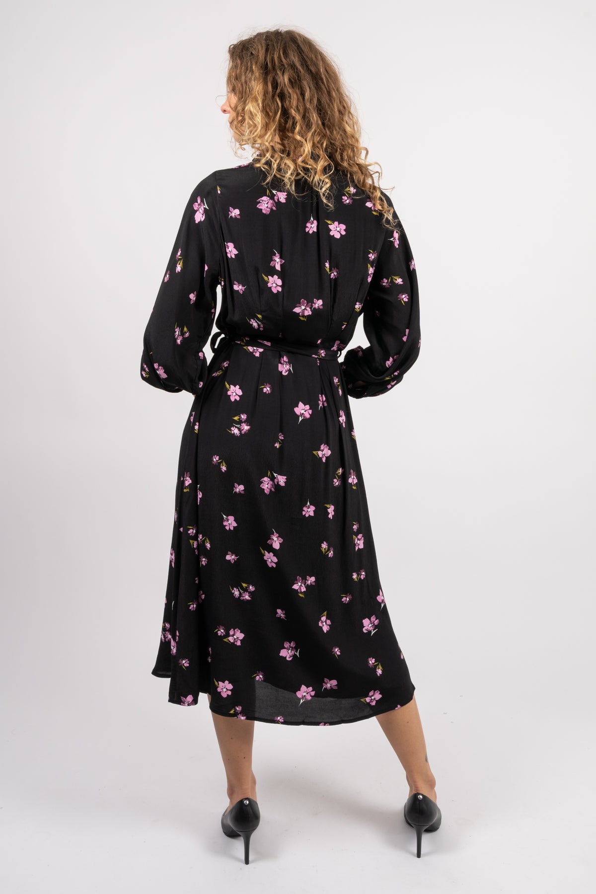 Walda Ls Aop Midi Dress - Black W/Cyclamen Flower