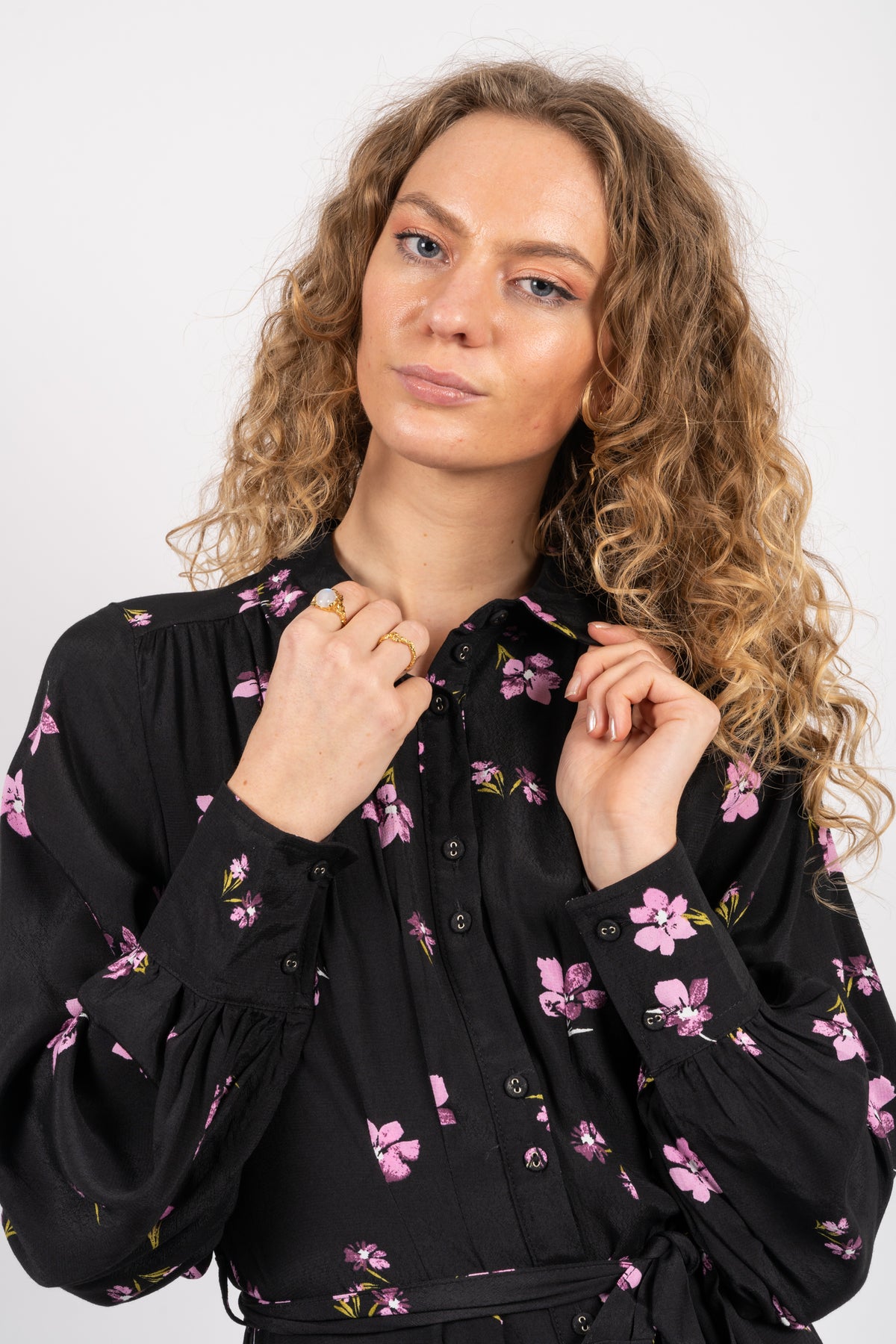 Walda Ls Aop Midi Dress - Black W/Cyclamen Flower