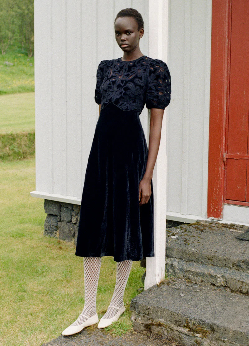 Alice Embroidery Velvet Puff Slv Dress - Black