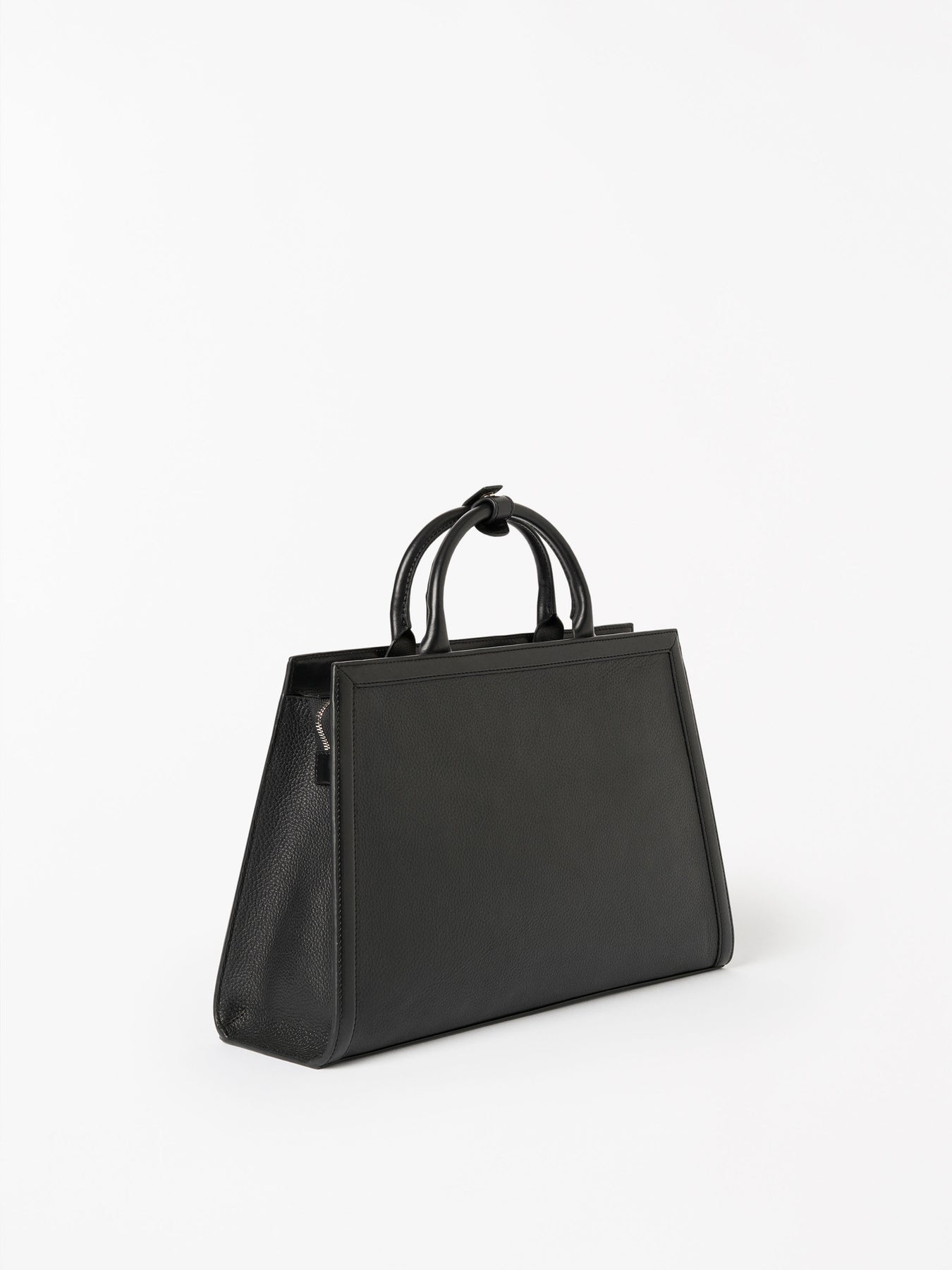 Acori - Black