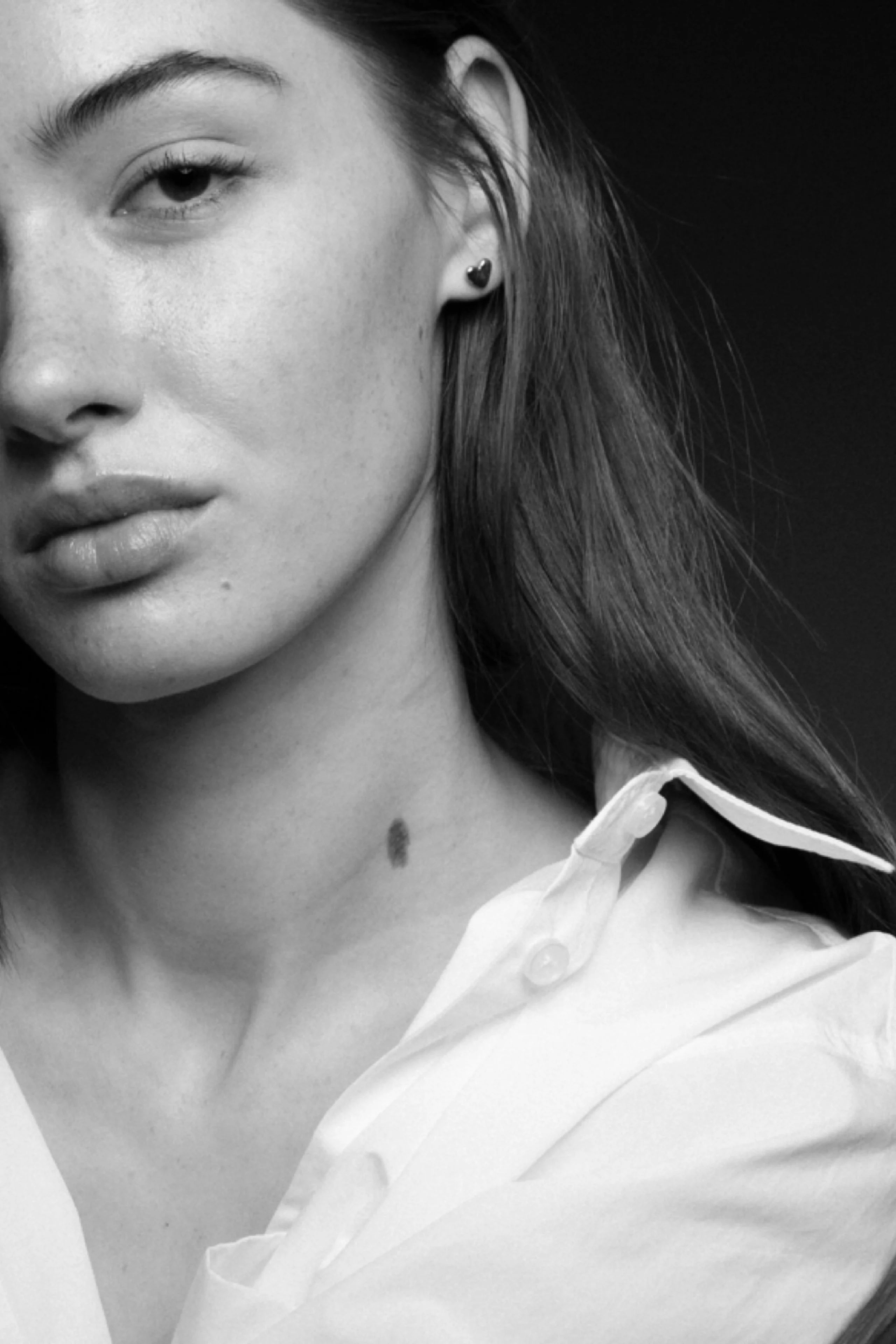 The Pebble Heart Studs - Gold