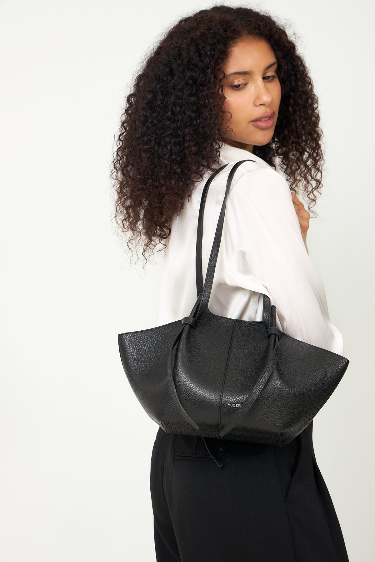 Mochi Pebble Grain Leather - Black