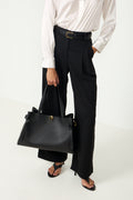 Gyoza Tote Pebble Grain Leather - Black