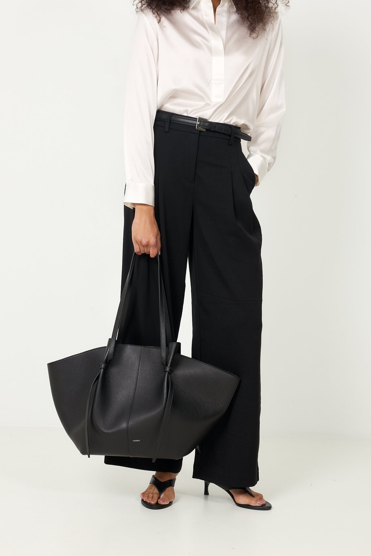 XL Mochi Pebble Grain Leather - Black