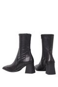 5602-302 Hedda - Black