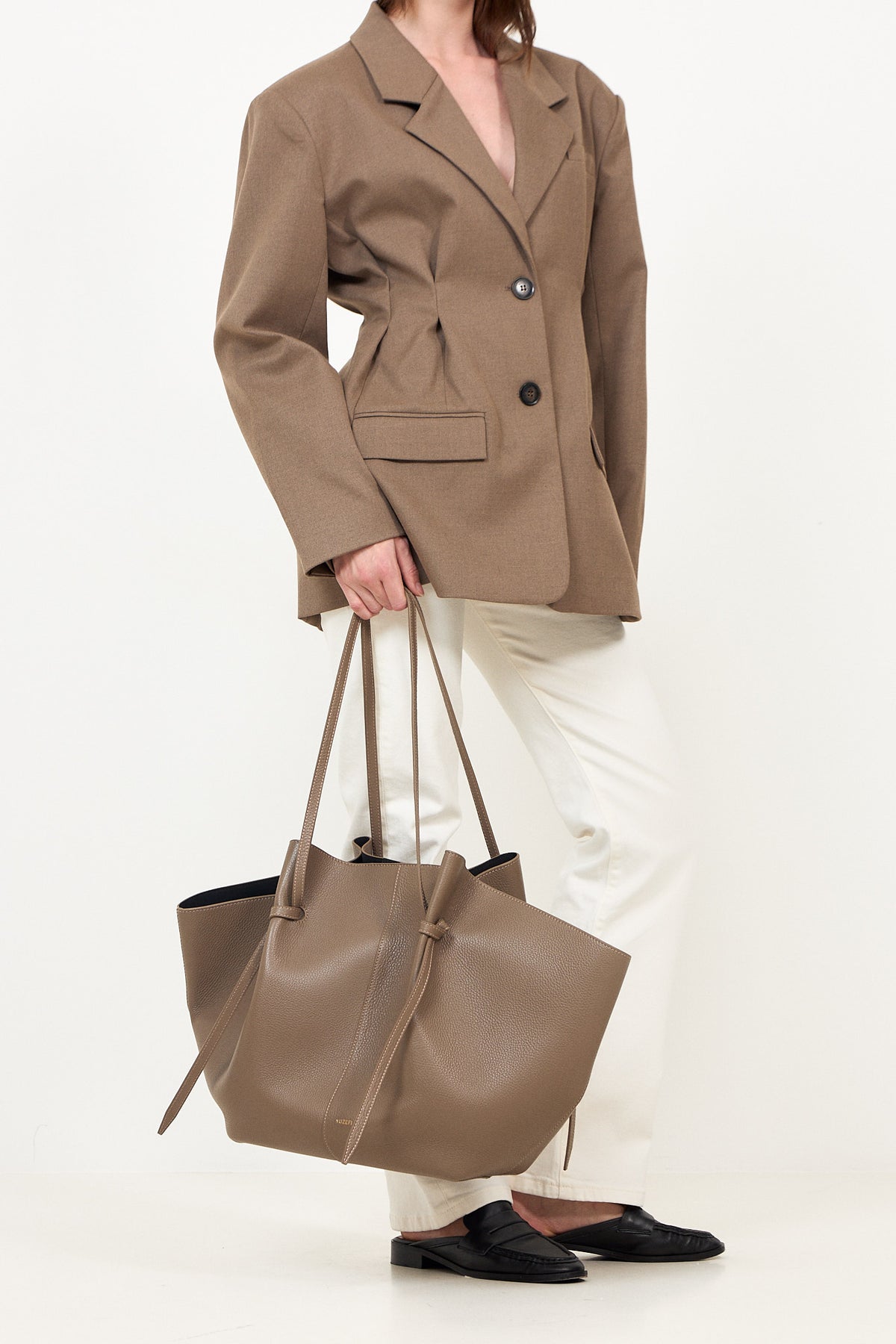 XL Mochi Pebble Grain Leather - Taupe