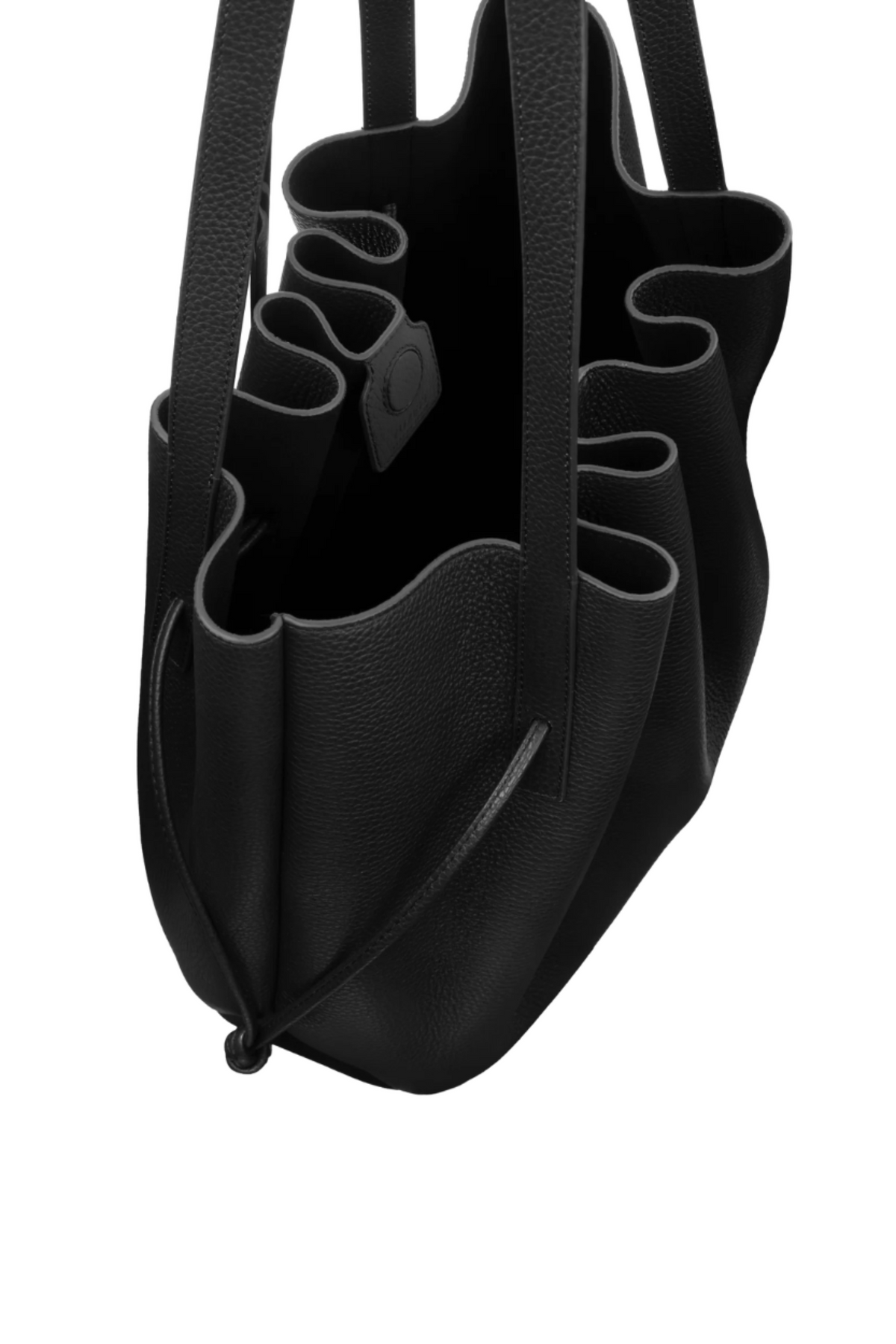 Scallop Tote Pebble Grain Leather - Black