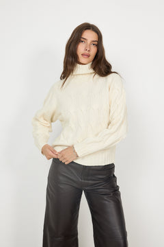 5660 Cosima - Off White