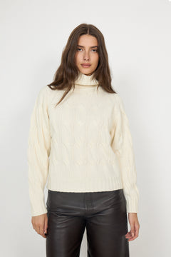 5660 Cosima - Off White