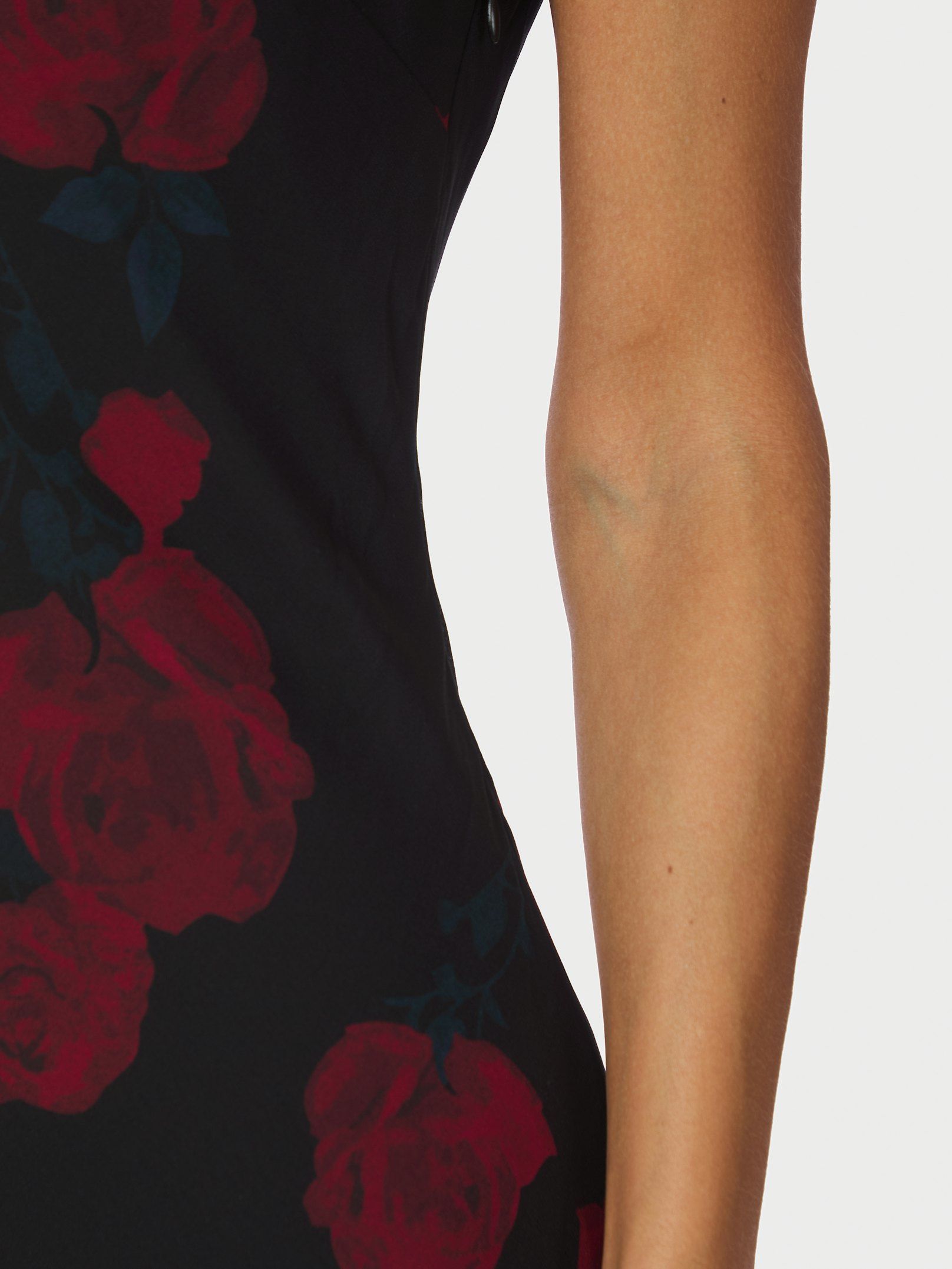 Celinie Rose Dress - Black