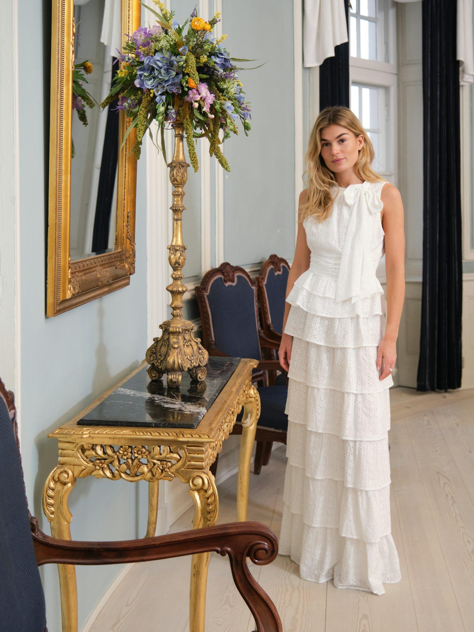 Morris Emb Skirt - Off White