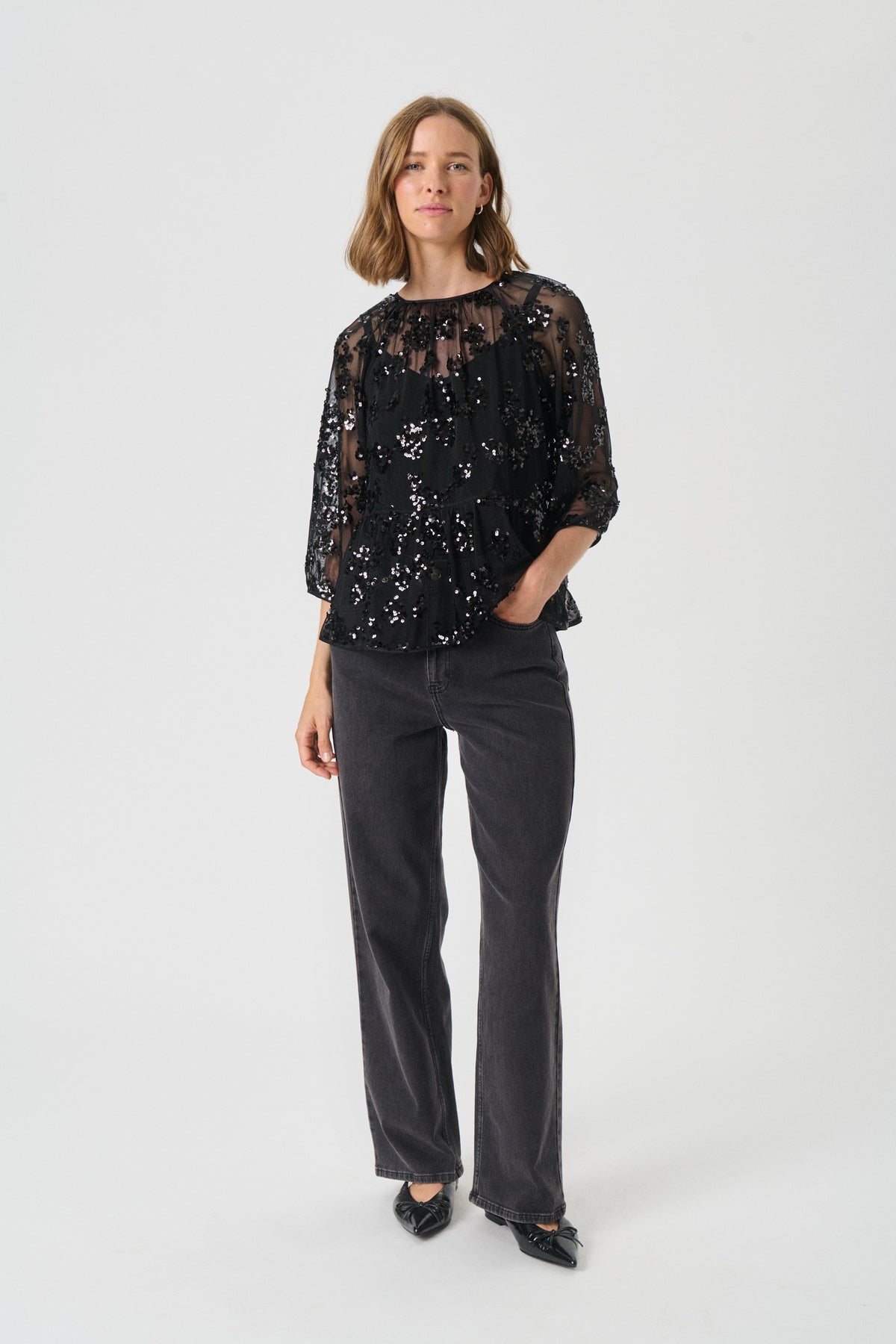 VivanPW BL - Black Sequins On Mesh