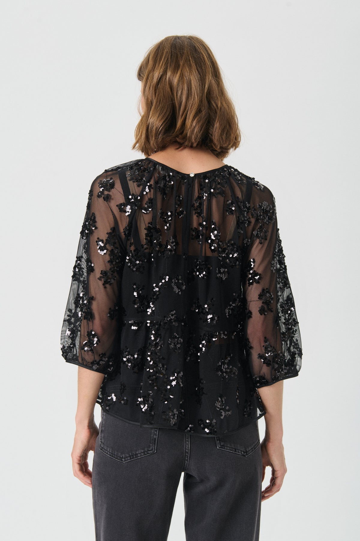 VivanPW BL - Black Sequins On Mesh