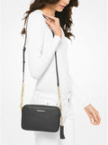 Jet Set Medium Pebbled Leather Crossbody Bag - Black/Gold