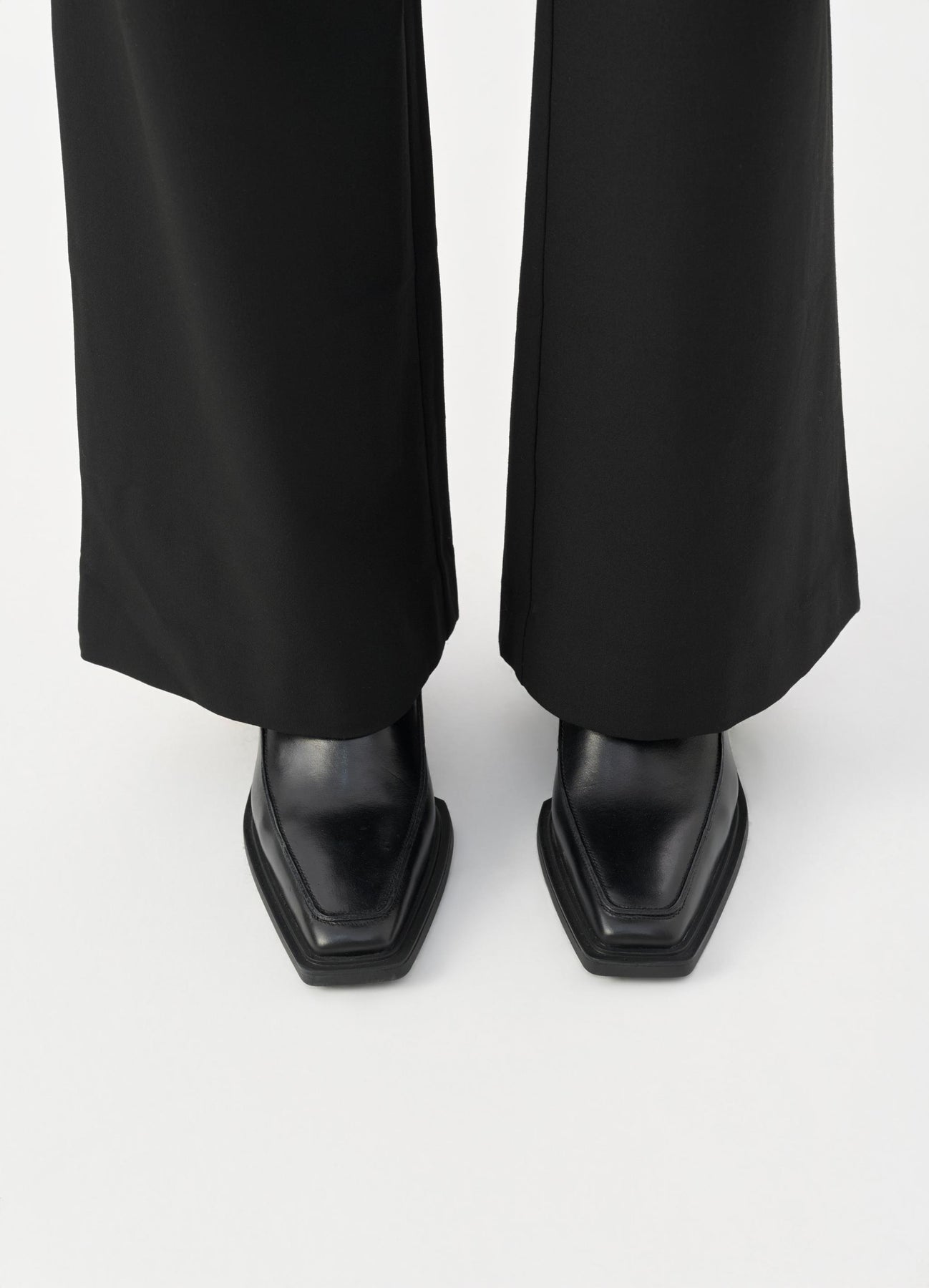 5421-201 Alina - Black