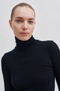 Matima T-Neck Tee - Black