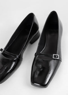 5818 Debbi - Black