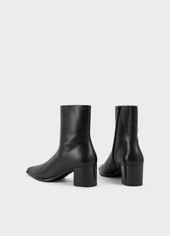 5854-001 Giselle - Black