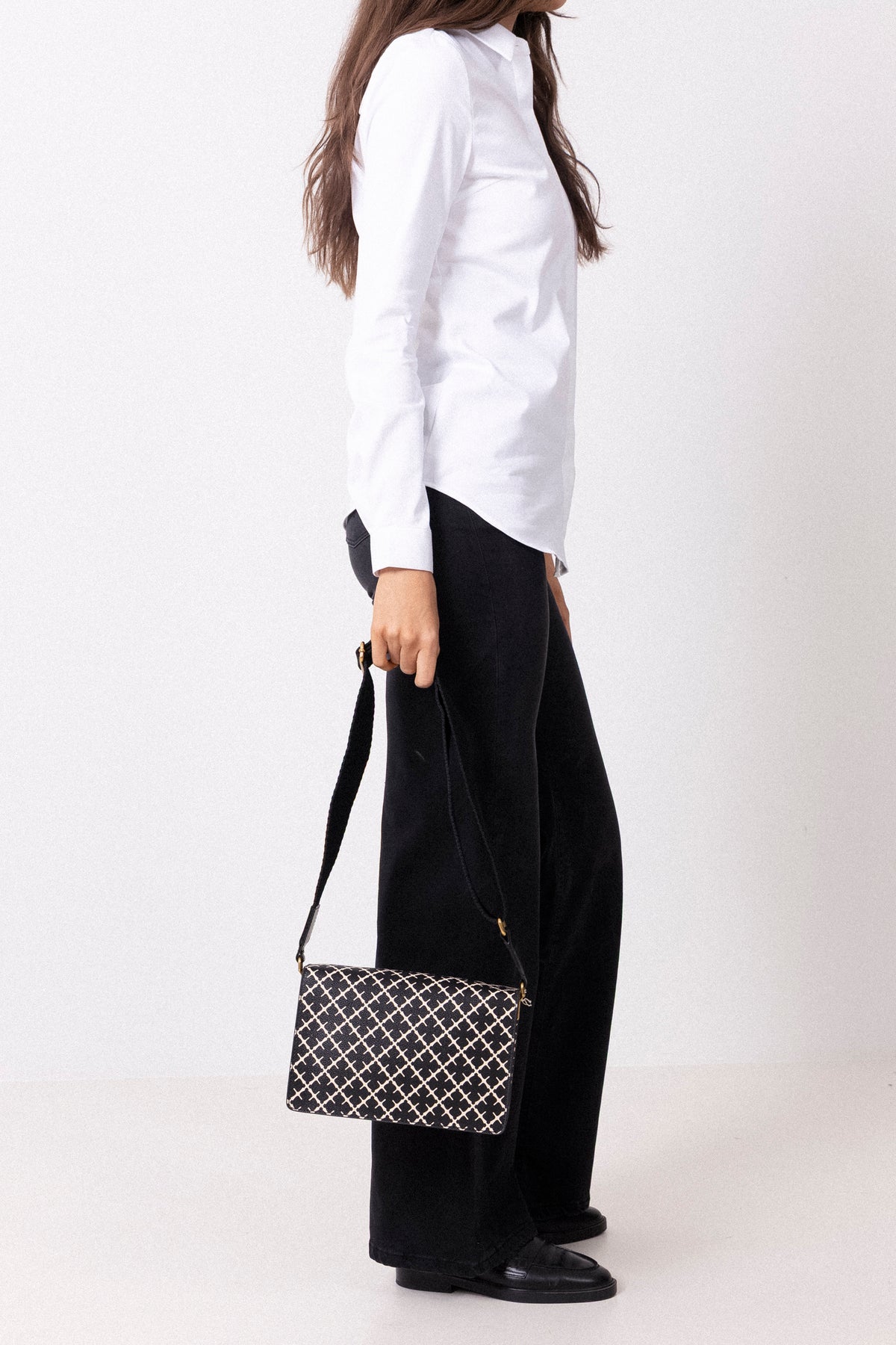 Loenna Shoulder Bag - Black