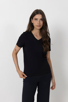 Essential Ss V-Neck Tee - Black