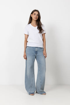 Essential Ss V-Neck Tee - Bright White