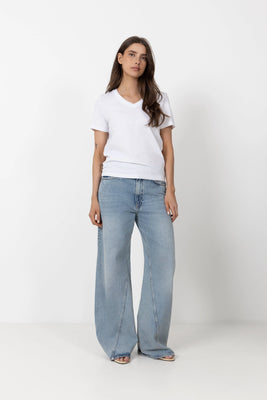 Essential Ss V-Neck Tee - Bright White