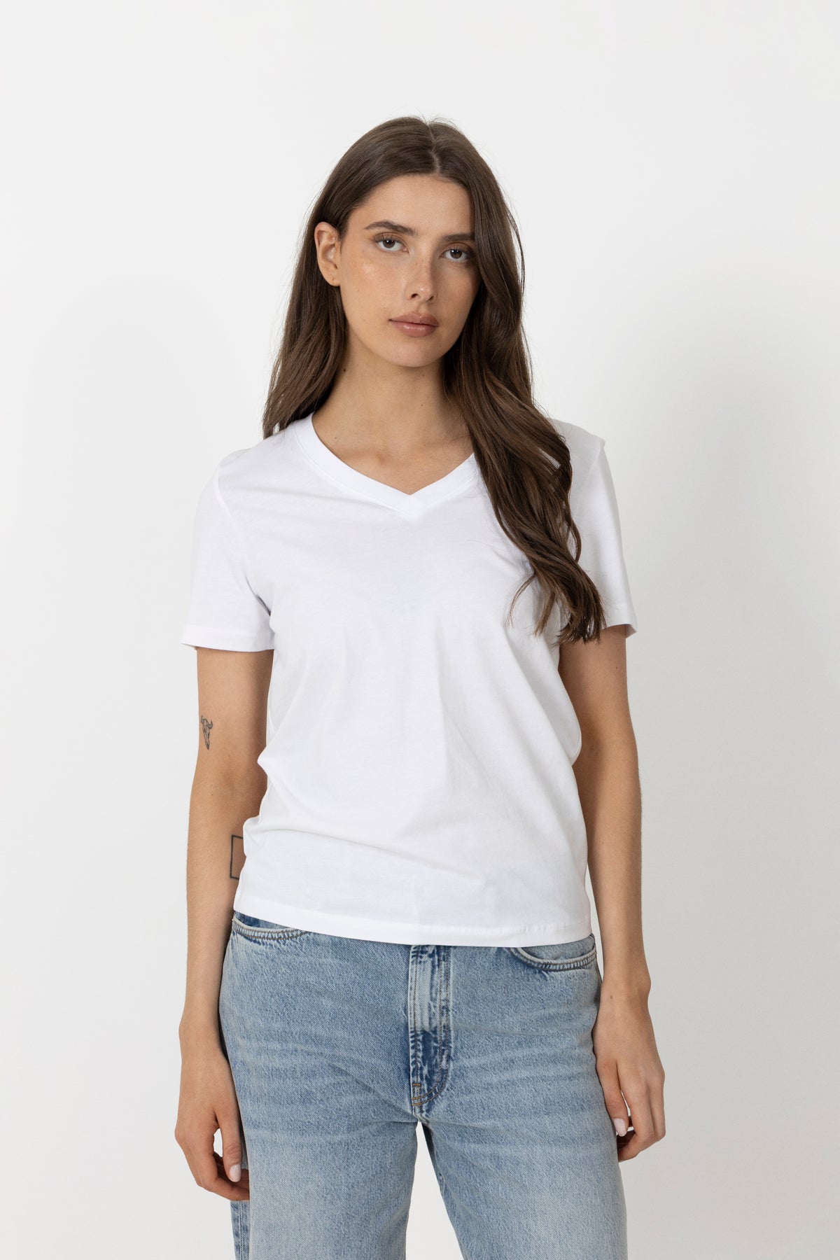 Essential Ss V-Neck Tee - Bright White