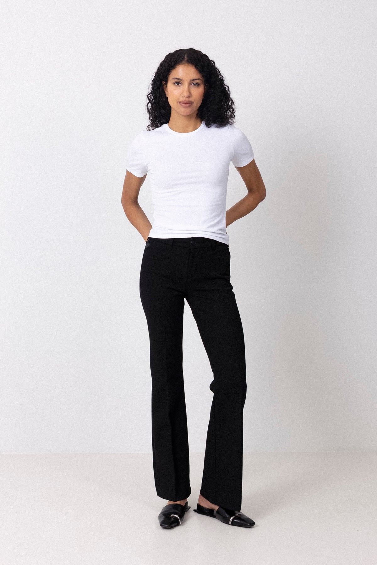 Silvia Suple - Roble Wool - Black