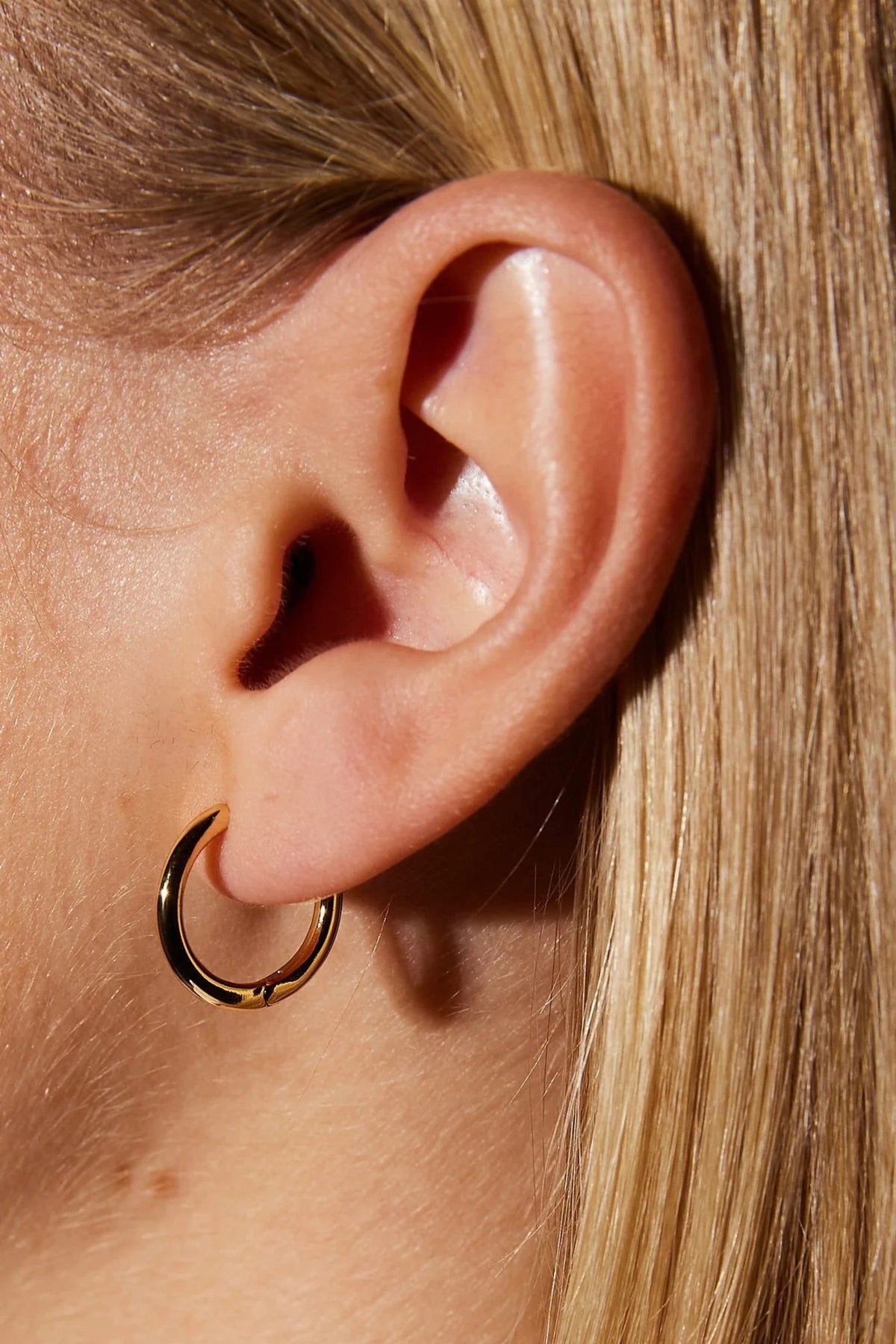 Medium Hoops - Gold