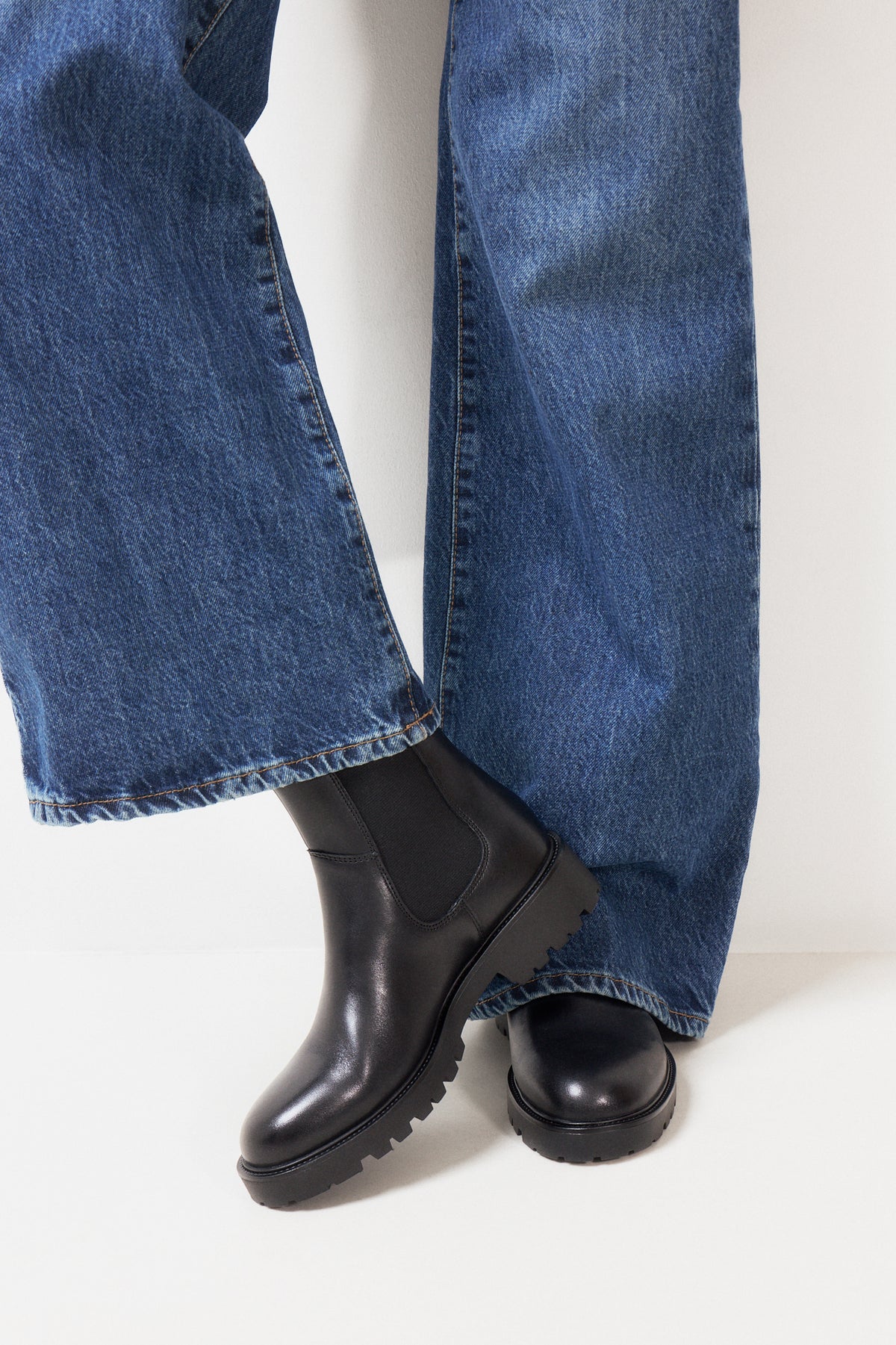 5241-201 Kenova - Black