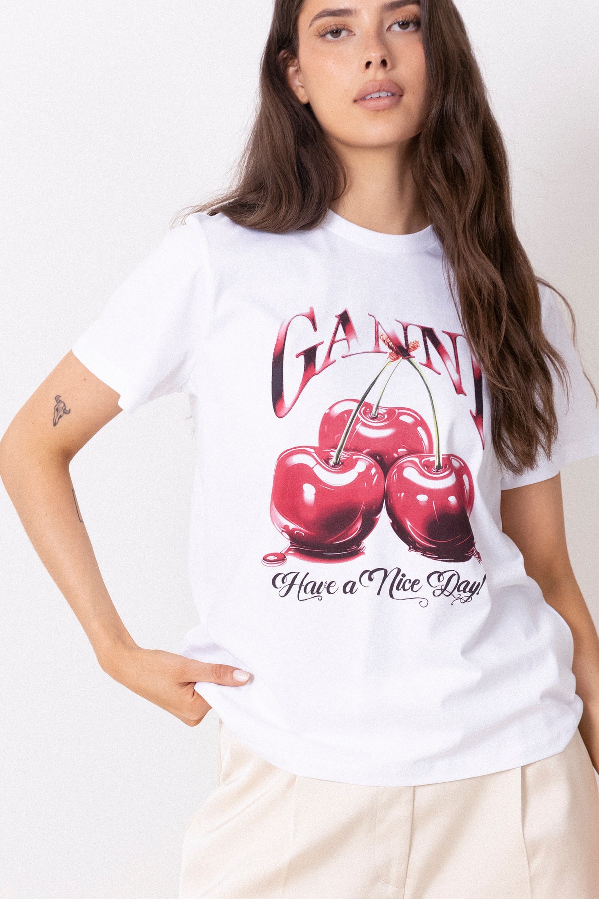 Ganni - T-skjorter & topper - Basic Jersey Red Cherry Relaxed T