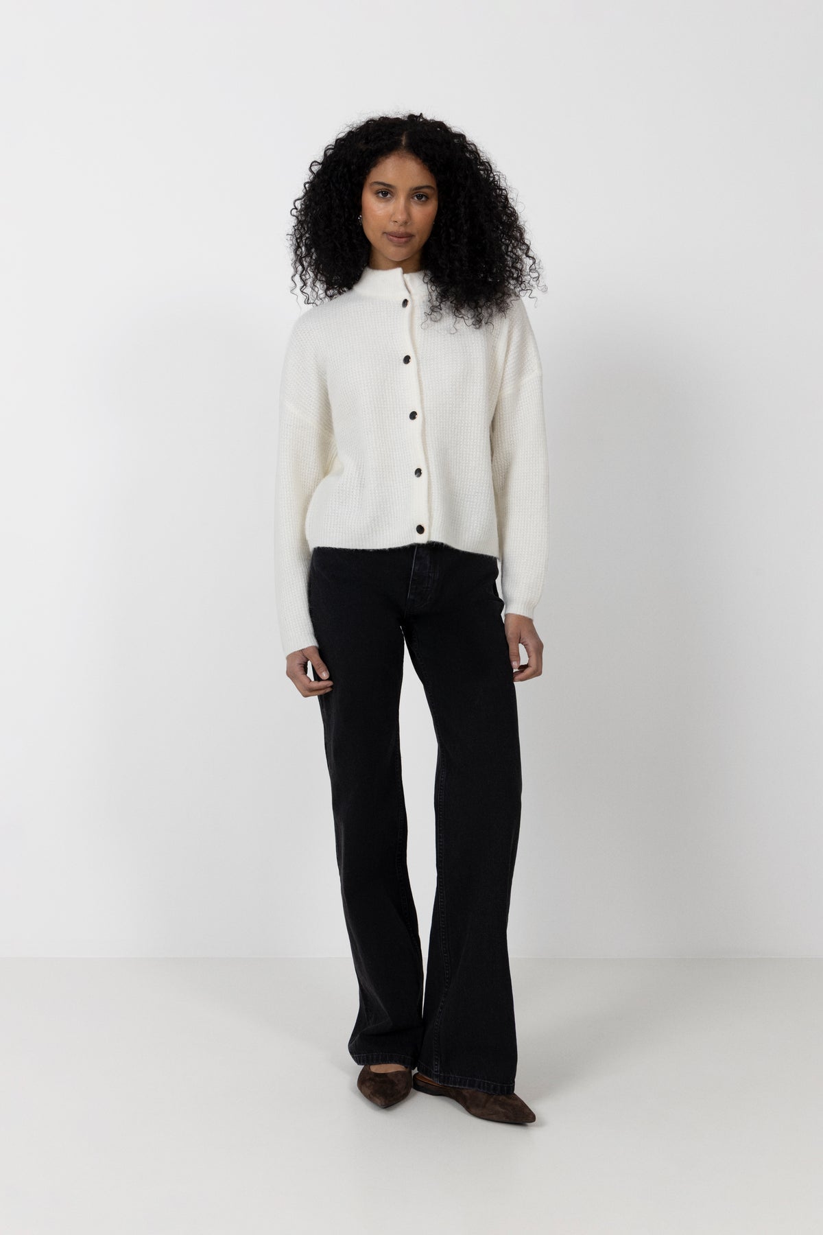 Hugh Jean - Vintage Black