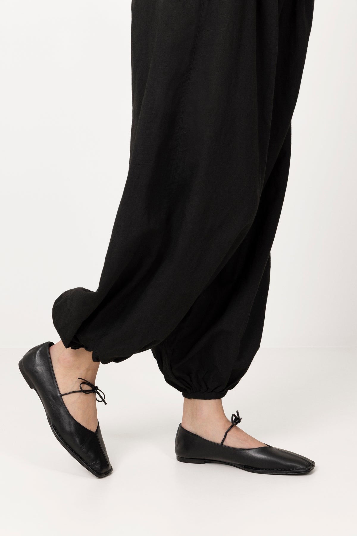 Sway Leather Ballet Flats - Black