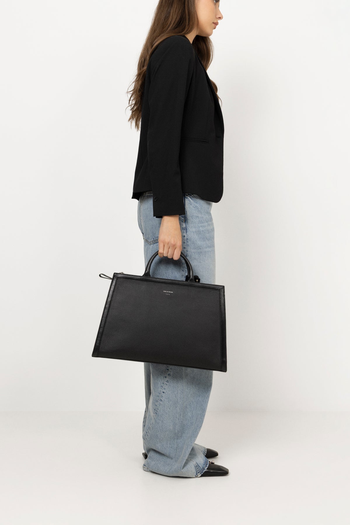 Acori - Black