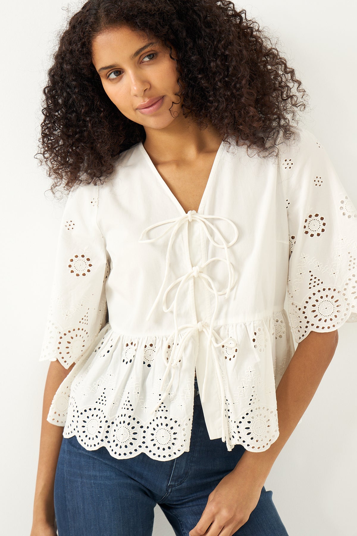 Yascornelia 2/4 Tie Top - Star White