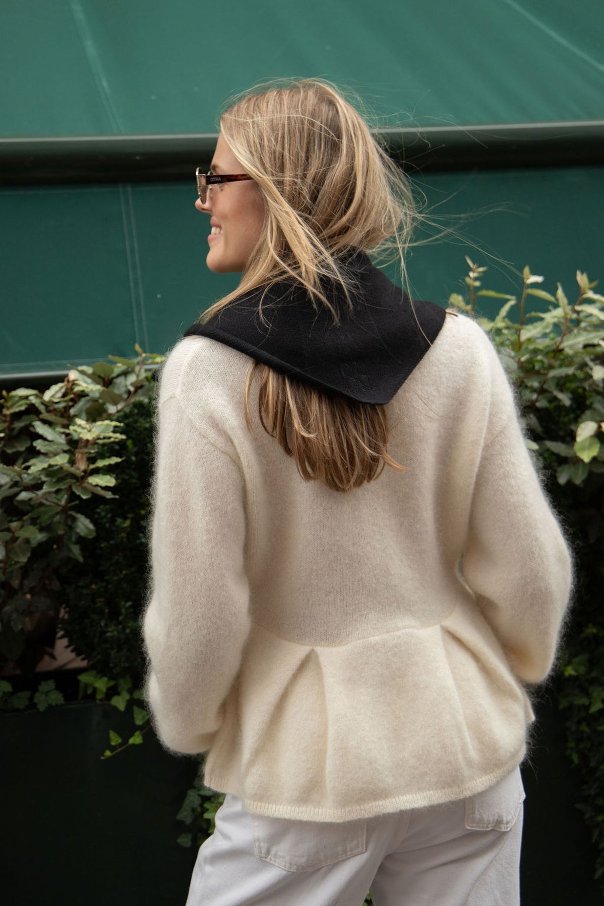 Victoria Wool Cashmere Scarf - Svart