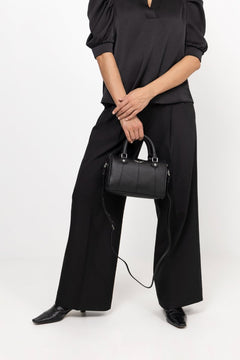 XS Sunny Vibe Grained Leather - Black