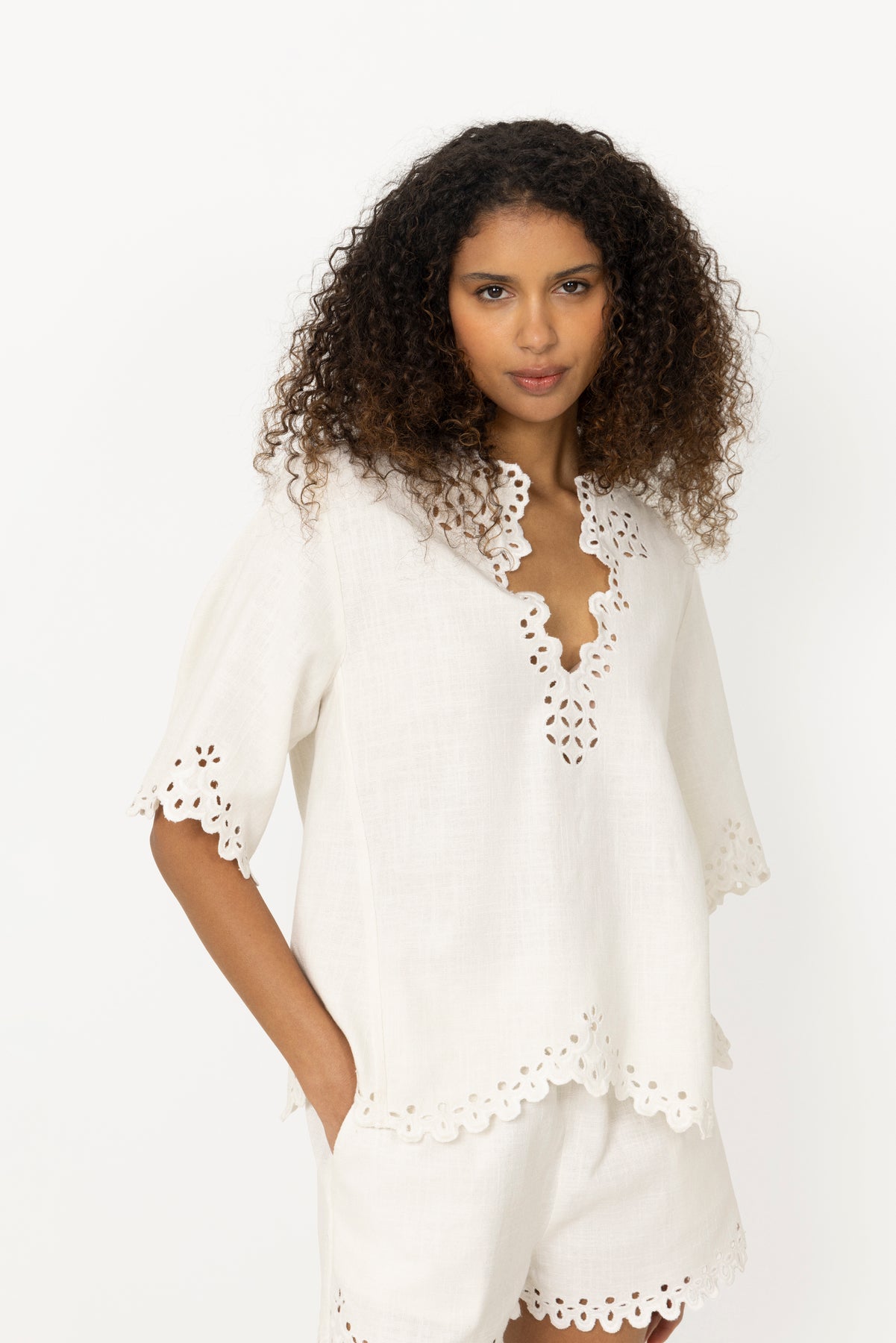 Shana - White