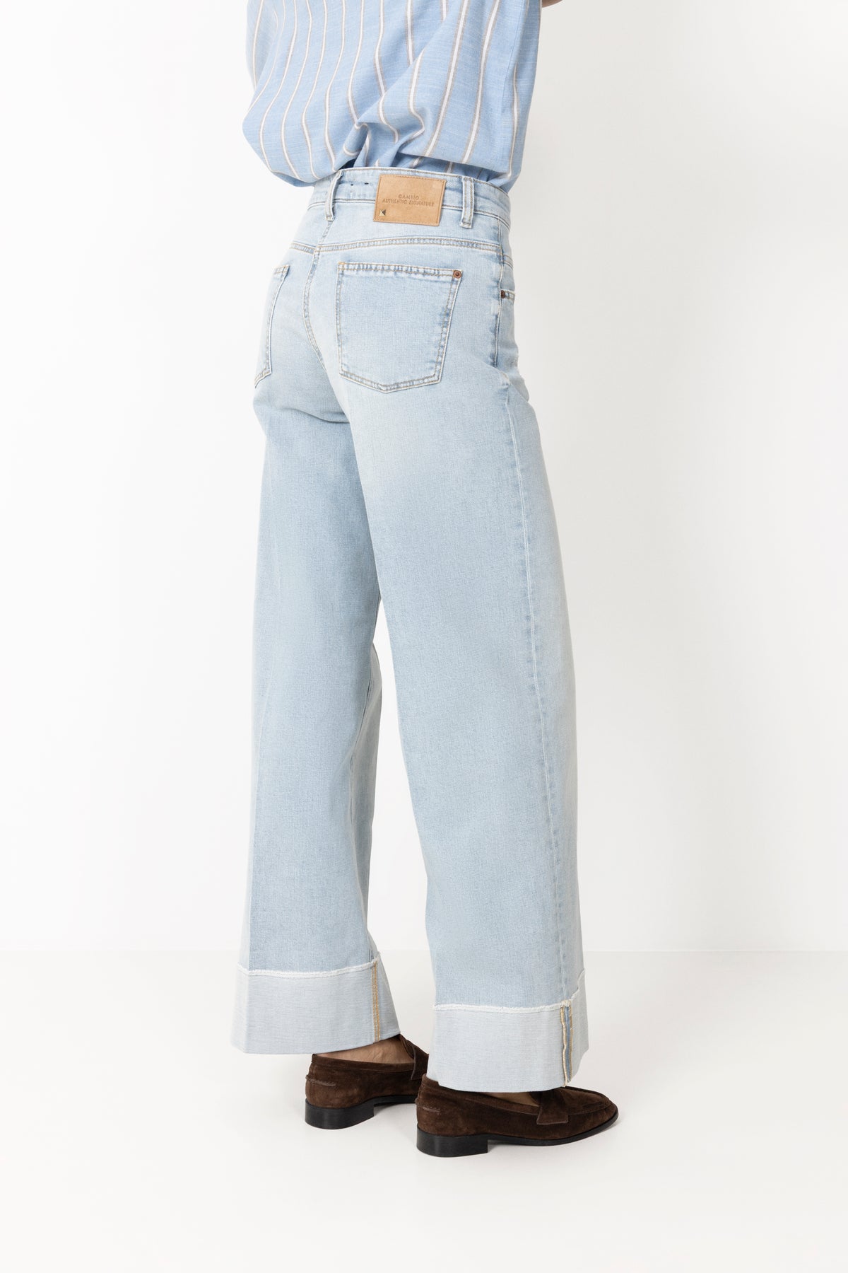 Antonia - Cross Superbleached Fringed