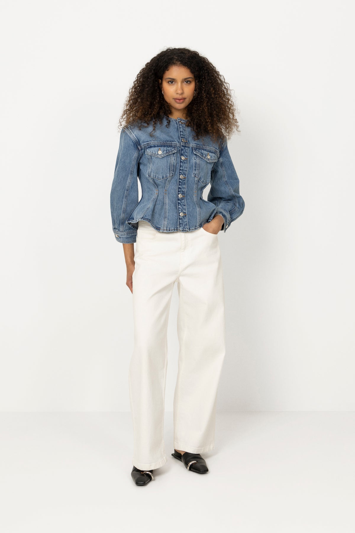 The Nipped Collarless Jacket - Umbria