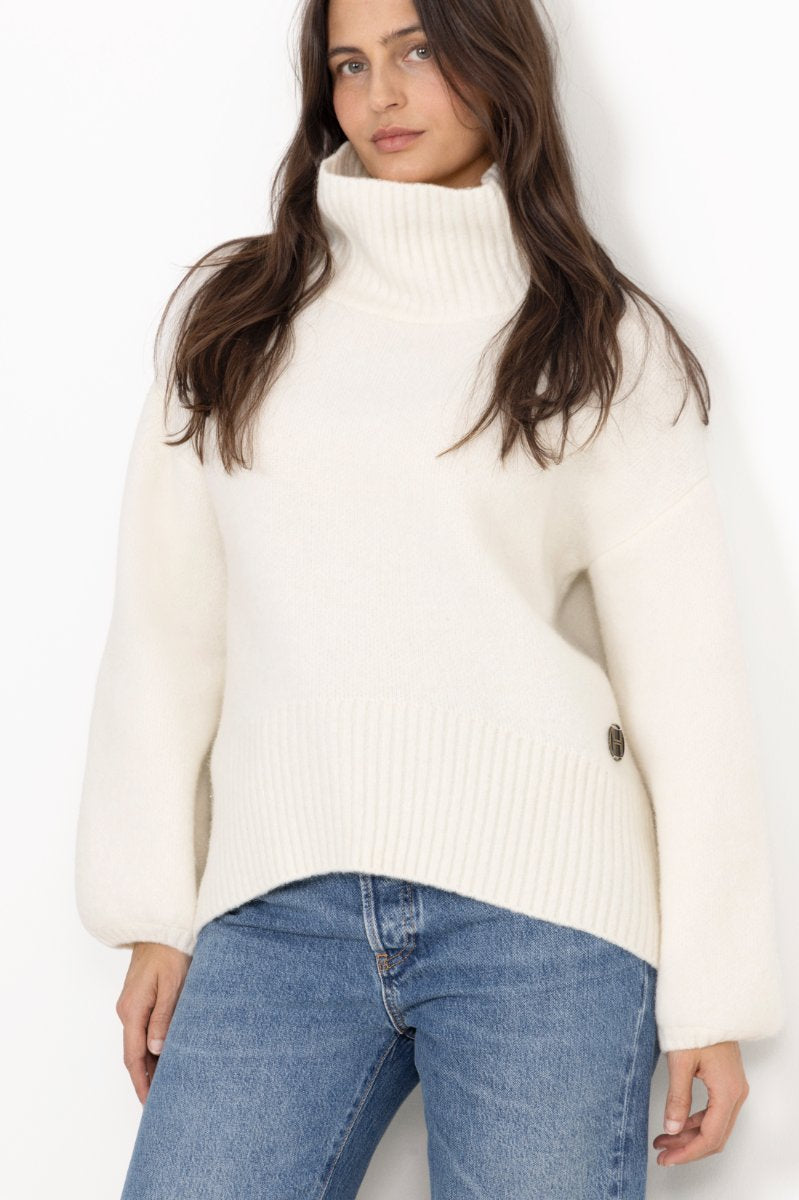 Fam Patch Short Sweater - White Alyssum
