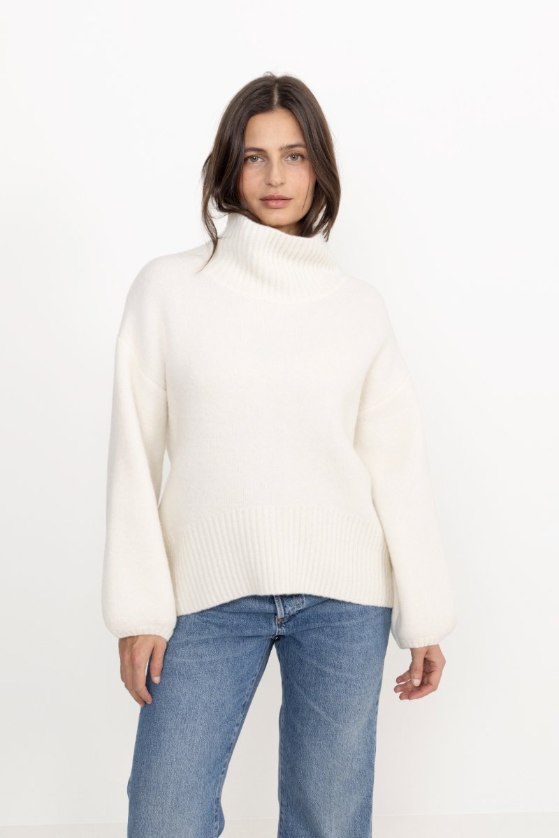 Fam Patch Short Sweater - White Alyssum