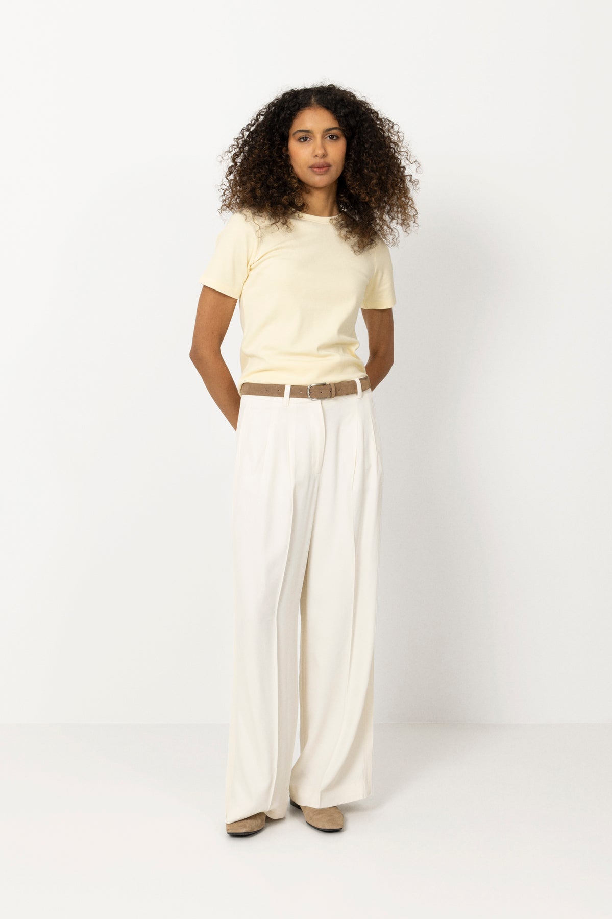 Linn Tee - Pastel Yellow